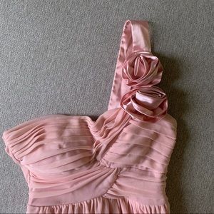 Light pink one-shoulder strap flower dress